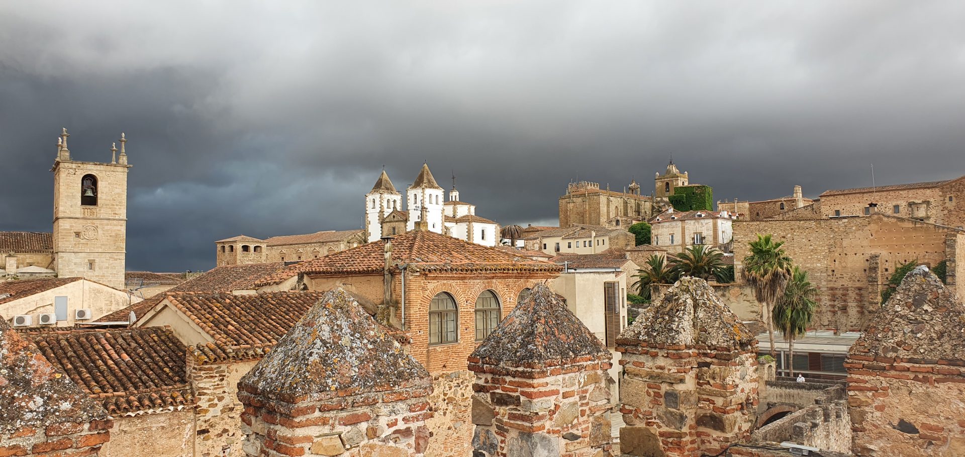 Vista de la Ciudad Monumental de Cáceres desde la Torre de Bujaco